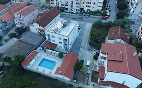 Apartment Zara - Luxury Apartment With Private Pool
