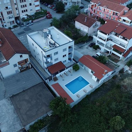 Apartment Zara - Luxury Apartment With Private Pool Exterior photo