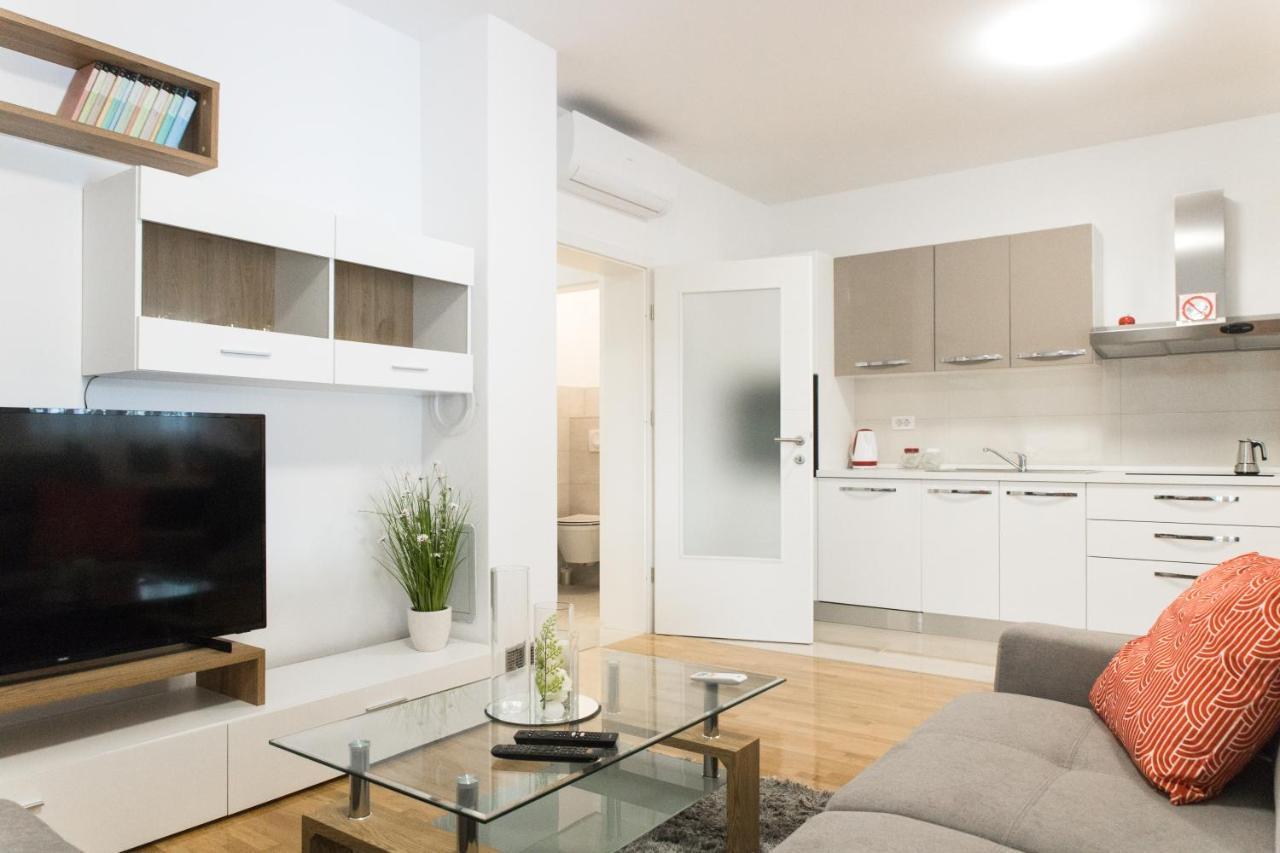 Apartment Zara - Luxury Apartment With Private Pool Exterior photo