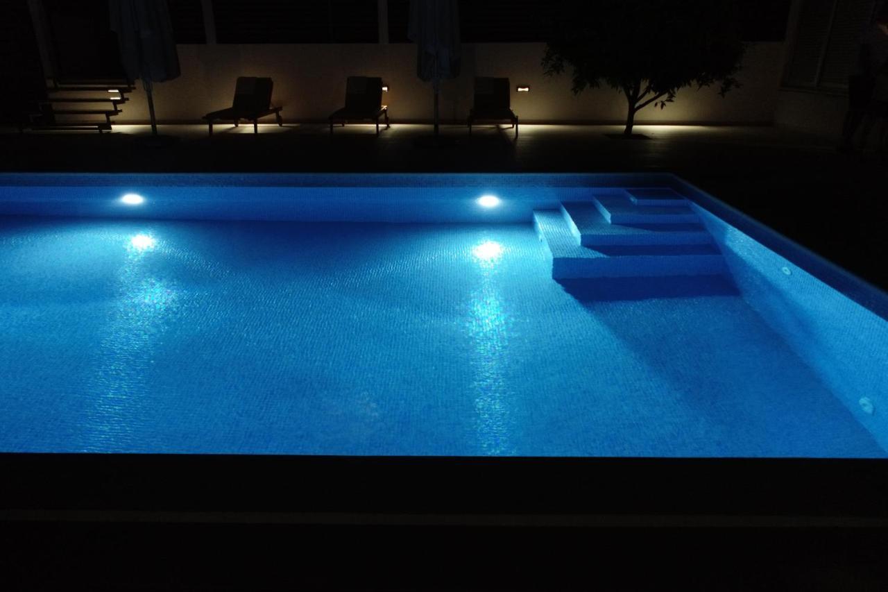 Apartment Zara - Luxury Apartment With Private Pool Exterior photo