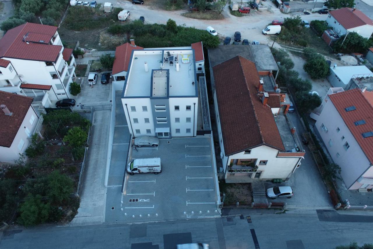 Apartment Zara - Luxury Apartment With Private Pool Exterior photo